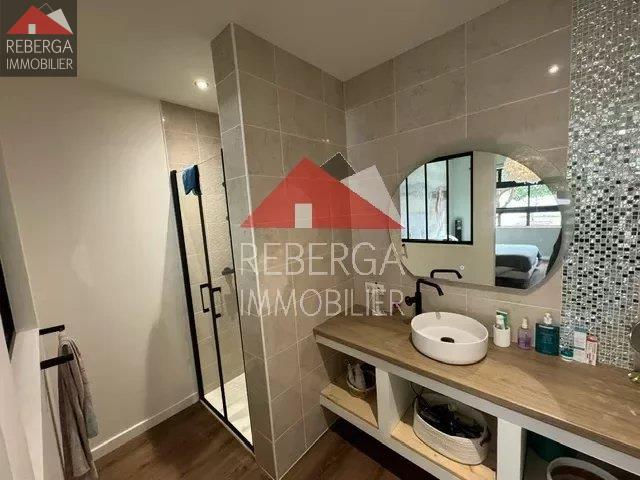 Image No.26-5 Bed House for sale