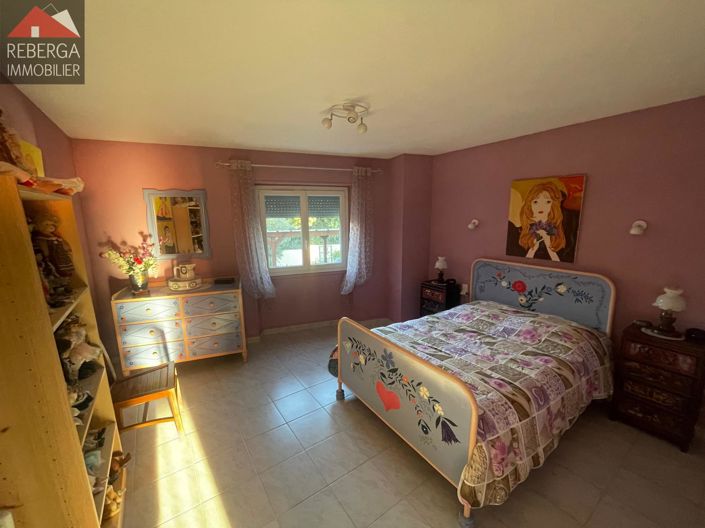 Image No.10-3 Bed House for sale