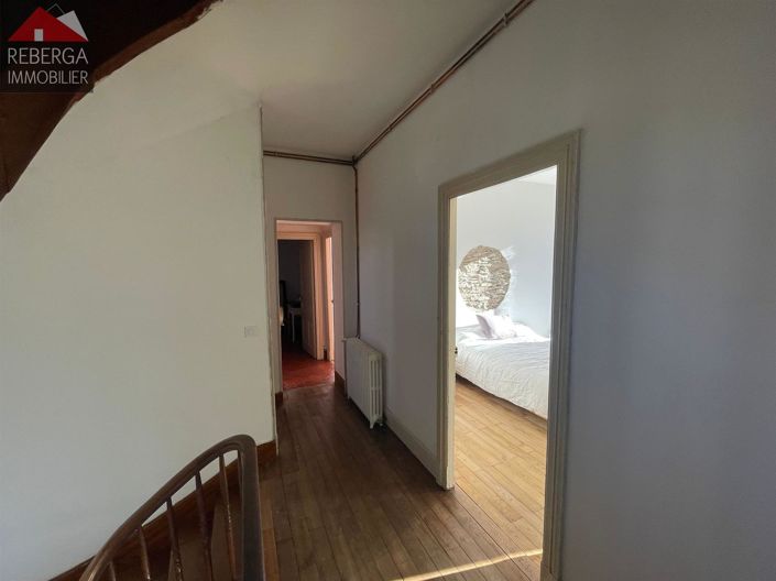 Image No.9-5 Bed House for sale