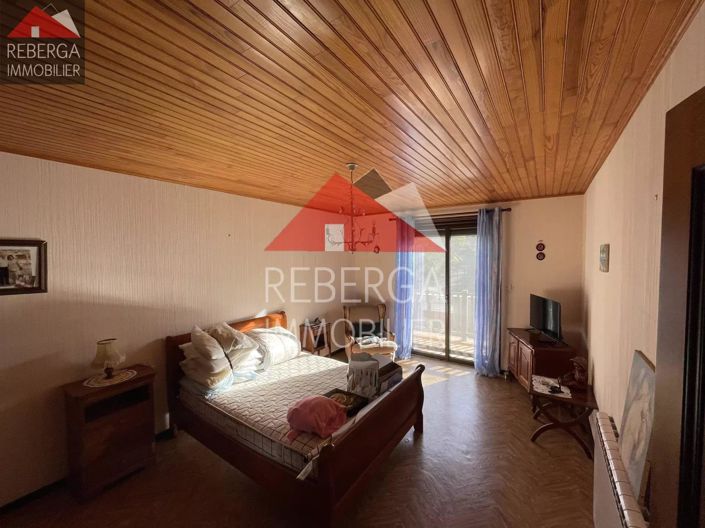 Image No.19-3 Bed House for sale