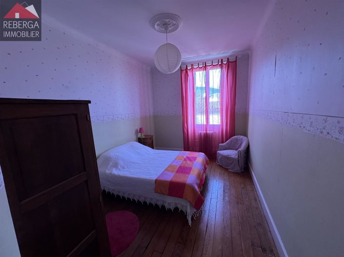 Image No.17-6 Bed House for sale