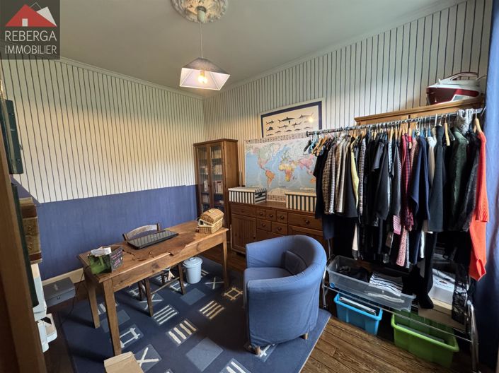 Image No.20-6 Bed House for sale