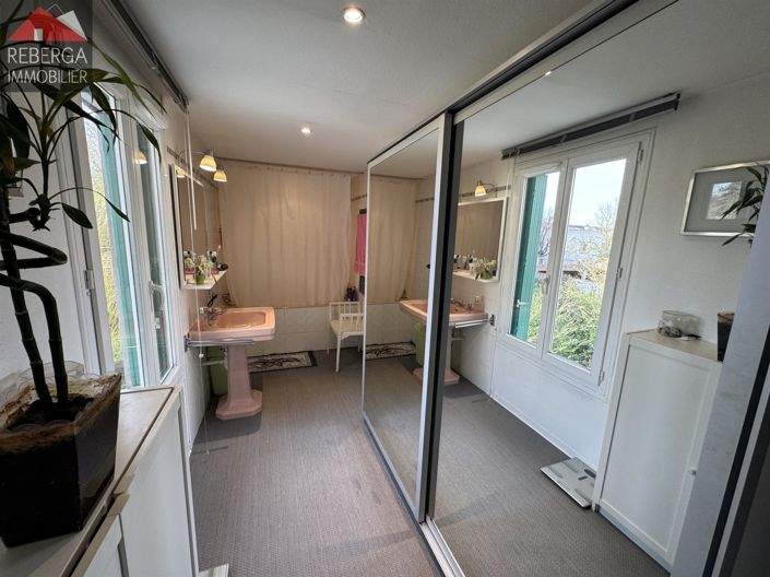 Image No.21-6 Bed House for sale