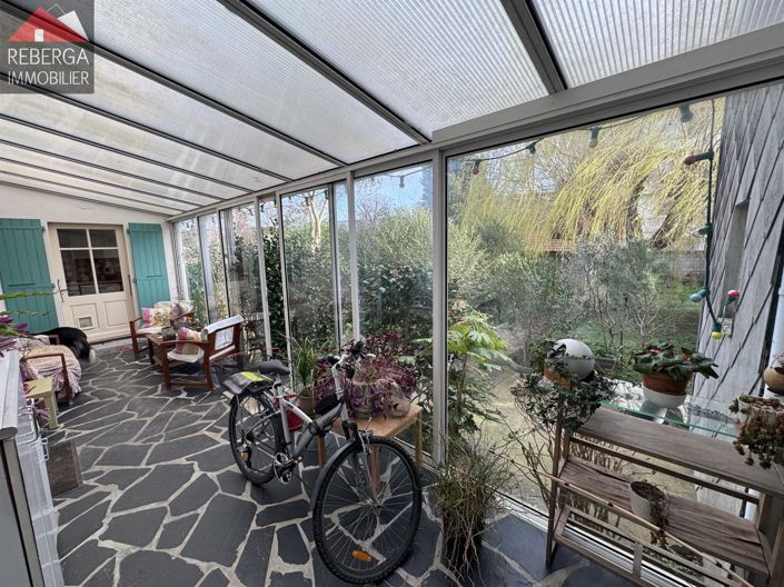 Image No.9-6 Bed House for sale