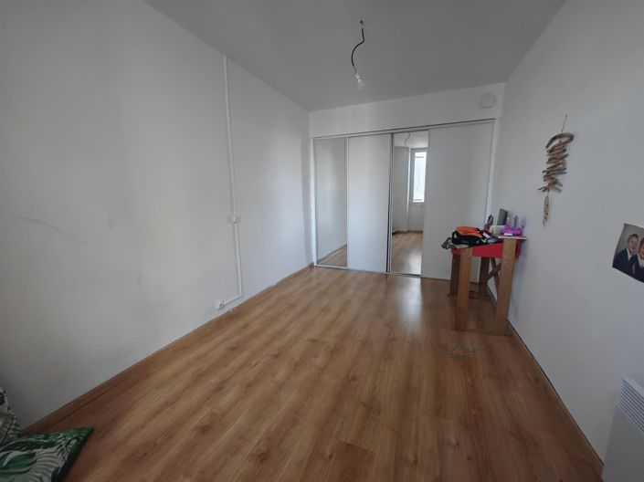 Image No.11-3 Bed House for sale