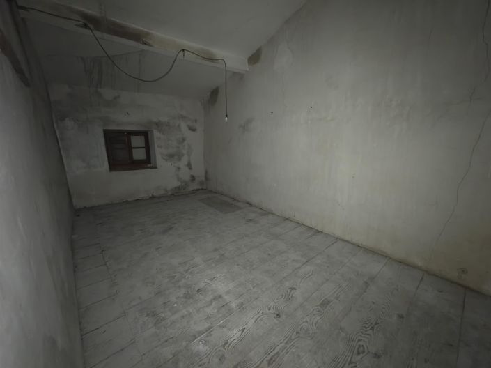 Image No.15-3 Bed House for sale