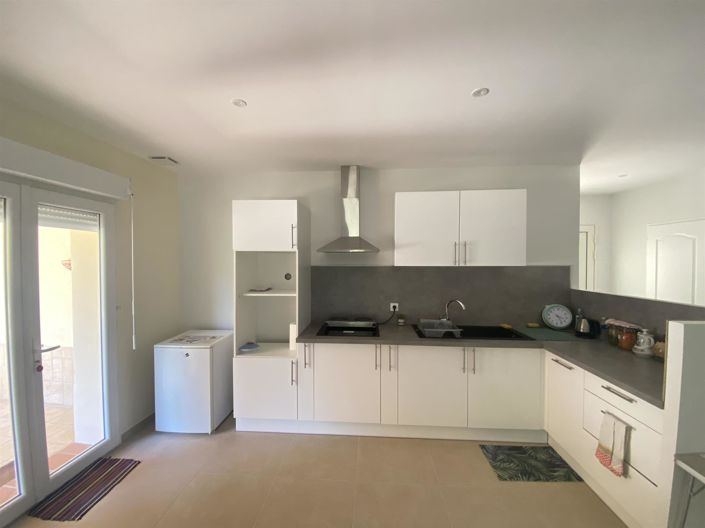 Image No.3-5 Bed House for sale