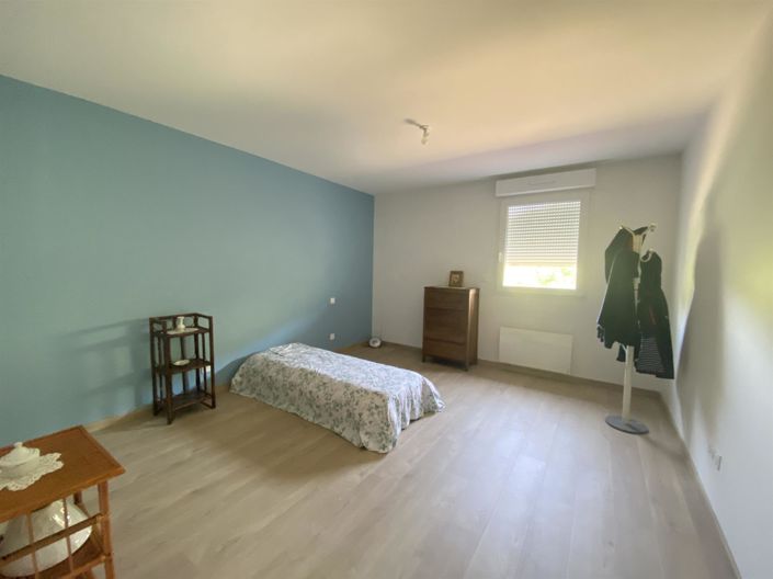 Image No.7-5 Bed House for sale