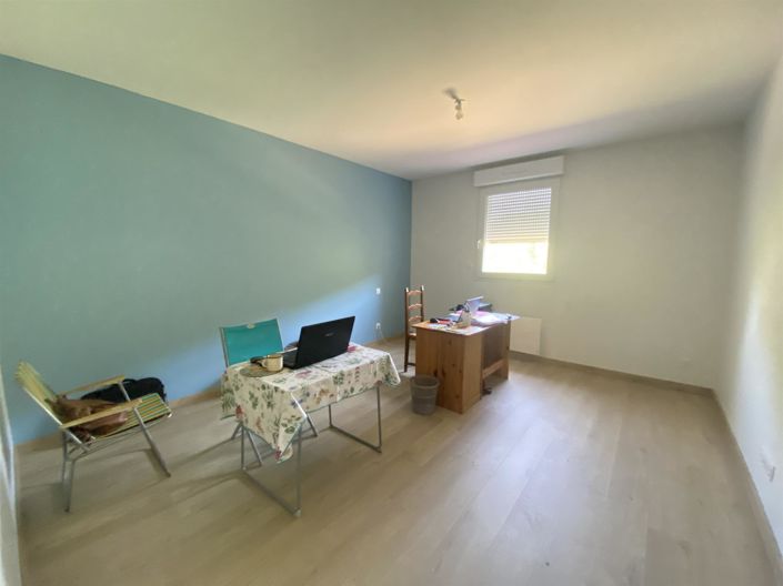 Image No.8-5 Bed House for sale