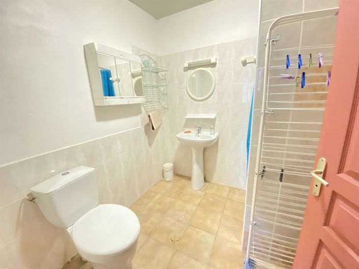 Image No.15-10 Bed House for sale