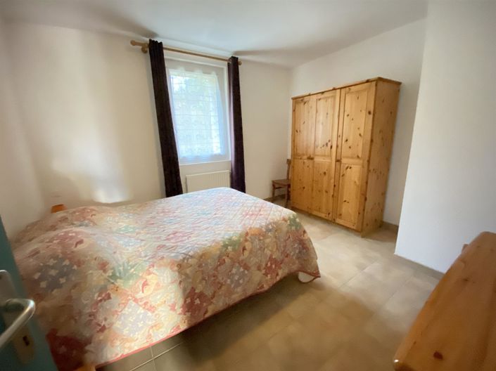 Image No.21-10 Bed House for sale