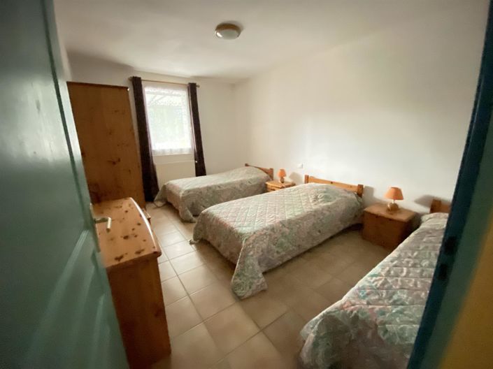 Image No.22-10 Bed House for sale