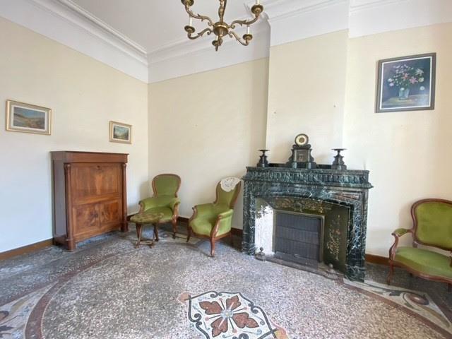 Image No.1-7 Bed House for sale