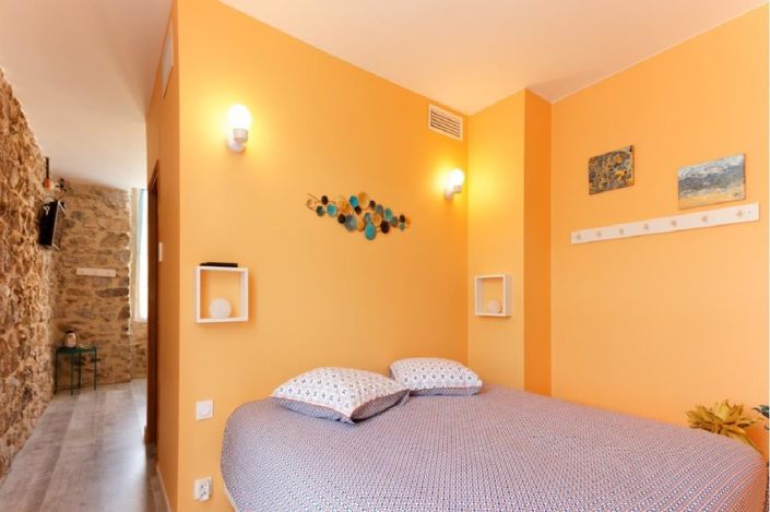 Image No.10-8 Bed House for sale