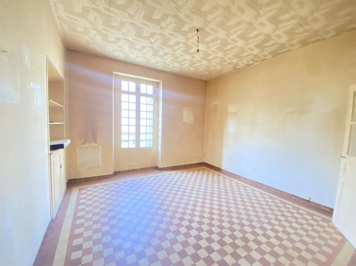 Image No.8-8 Bed House for sale