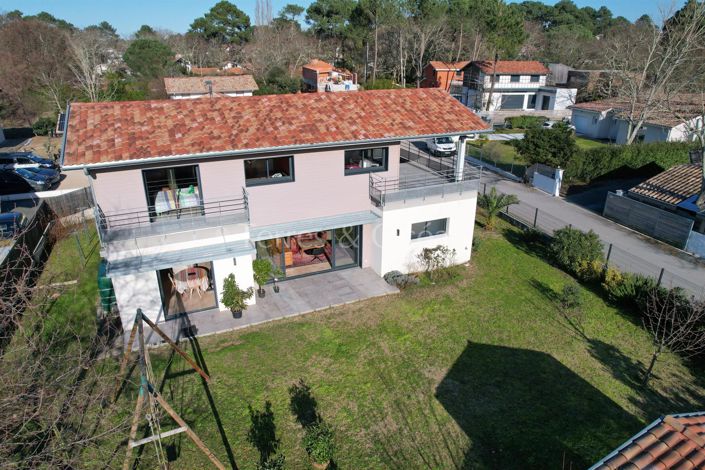 Image No.11-5 Bed House for sale