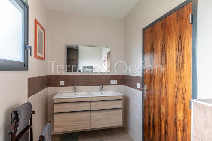 Image No.12-5 Bed House for sale