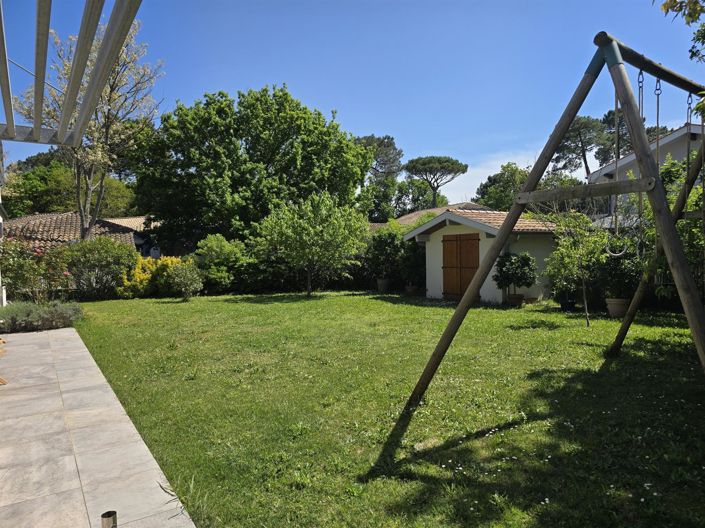 Image No.13-5 Bed House for sale