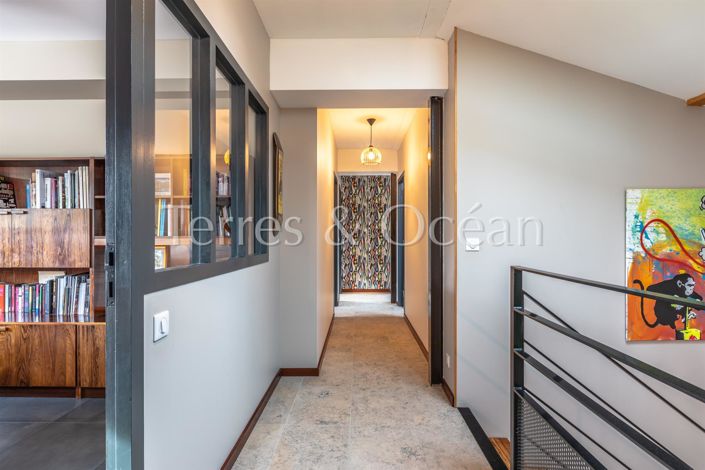 Image No.3-5 Bed House for sale