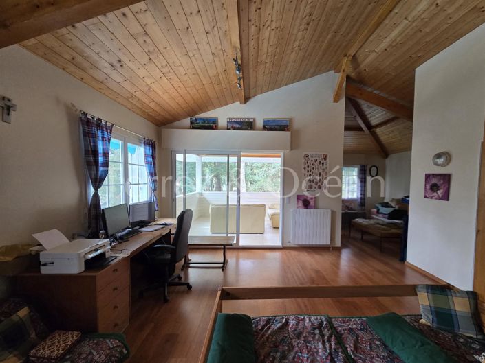 Image No.9-5 Bed House for sale