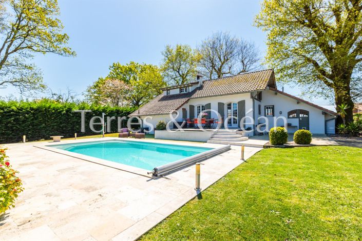 Image No.1-4 Bed House for sale