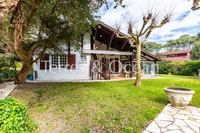 Image No.1-3 Bed House for sale