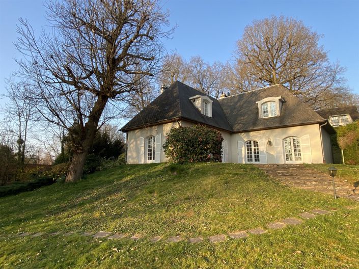 Image No.1-4 Bed House for sale