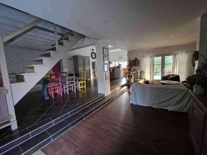 Image No.9-4 Bed House for sale