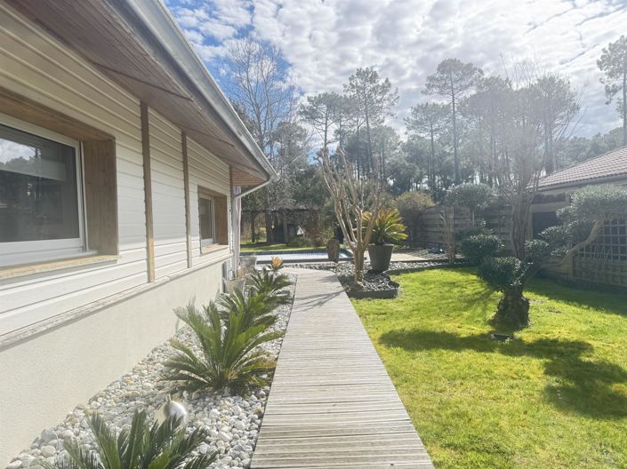 Image No.1-4 Bed House for sale