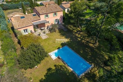 5 Bed House for sale