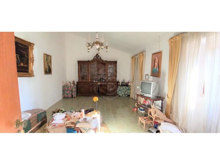 Image No.6-2 Bed House for sale