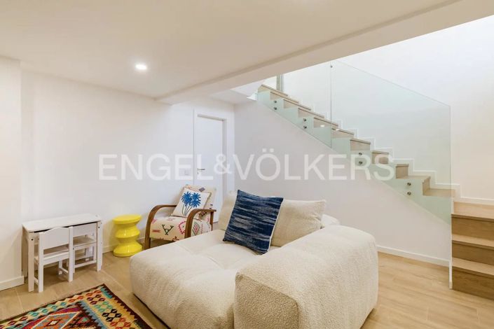 Image No.37-5 Bed House for sale