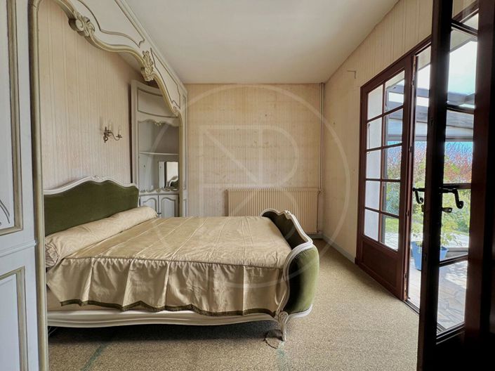 Image No.10-3 Bed House for sale