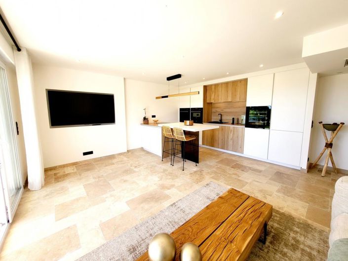 Image No.2-2 Bed Property for sale