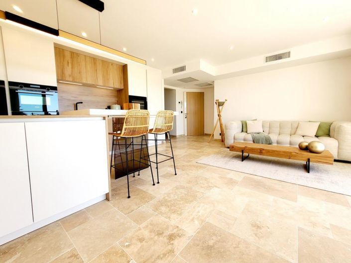 Image No.3-2 Bed Property for sale