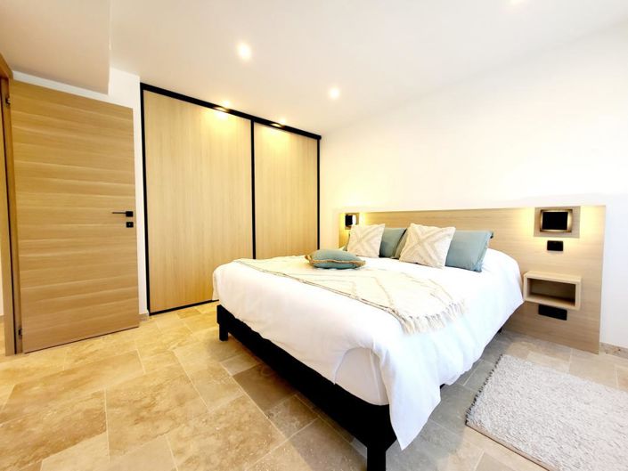 Image No.8-2 Bed Property for sale