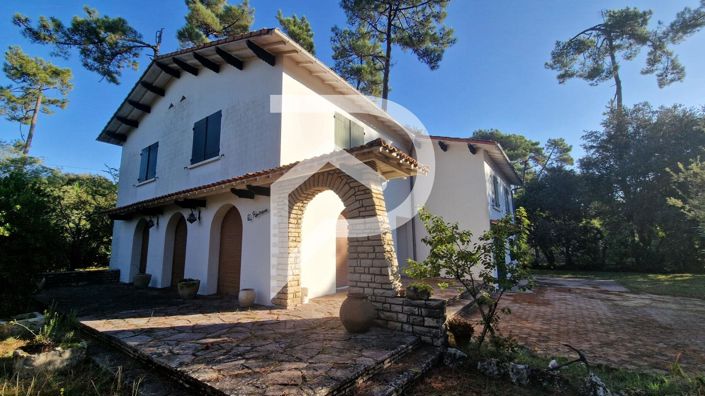Image No.1-7 Bed Property for sale