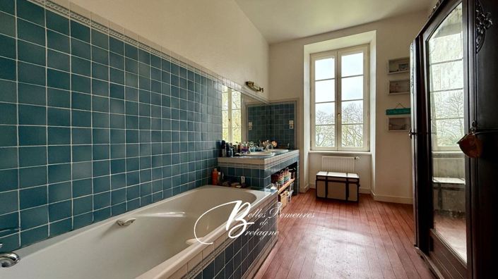 Image No.10-5 Bed House for sale