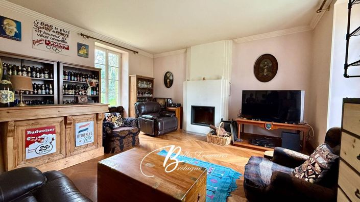 Image No.6-5 Bed House for sale