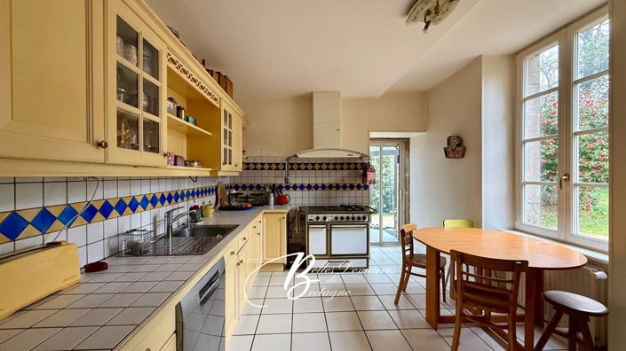 Image No.9-5 Bed House for sale