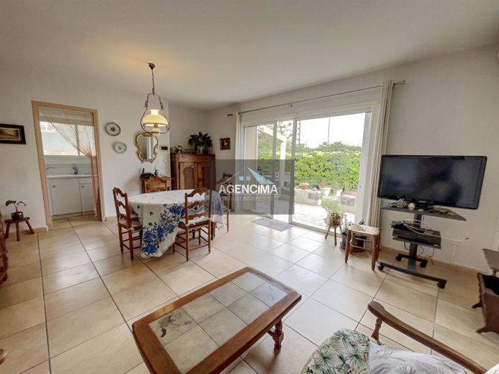 Image No.1-3 Bed House for sale