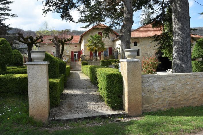 Image No.1-4 Bed House for sale