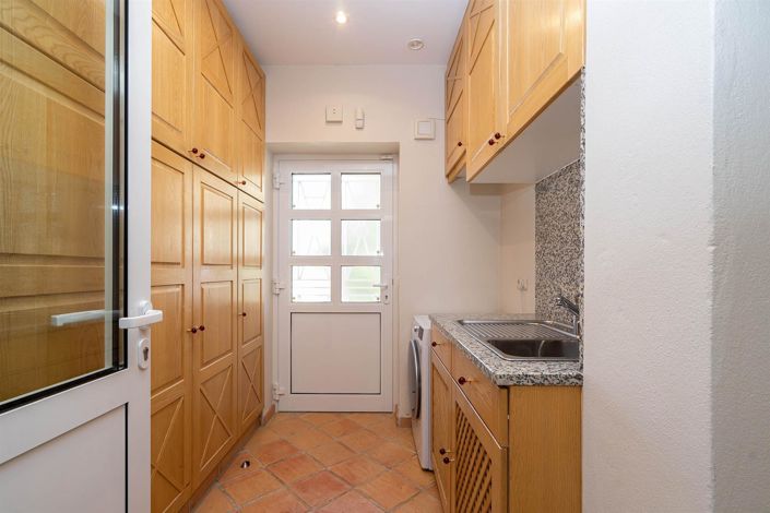 Image No.19-3 Bed House for sale