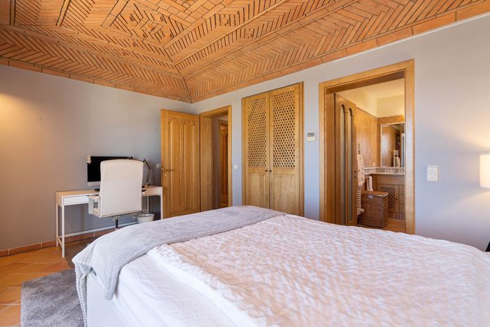 Image No.24-3 Bed House for sale