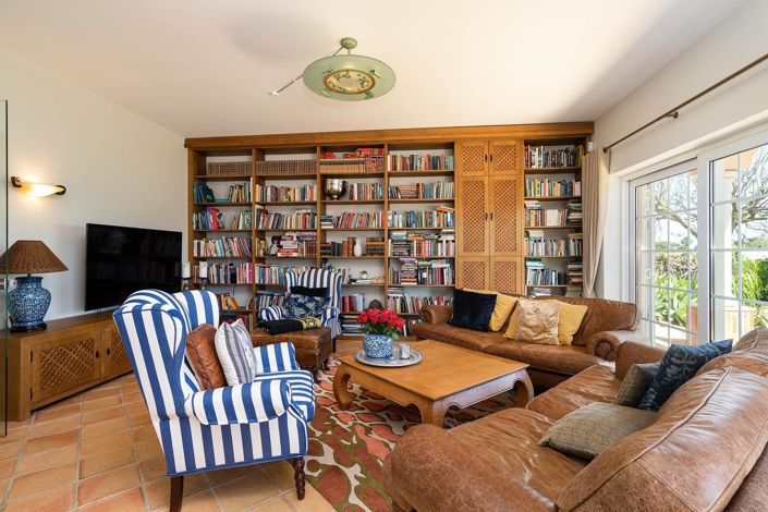 Image No.6-3 Bed House for sale