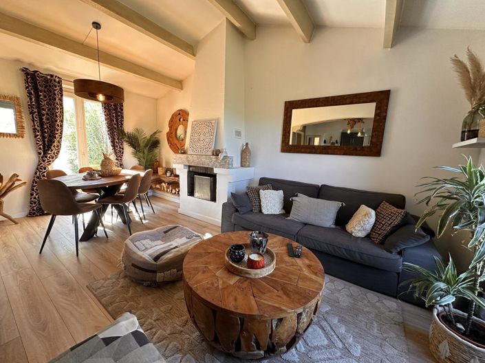 Image No.1-4 Bed House for sale