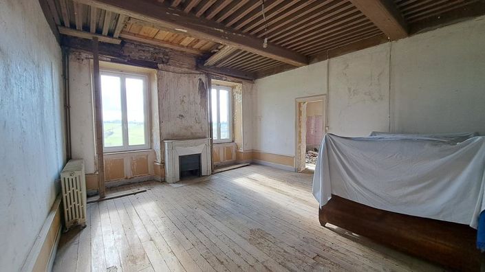 Image No.18-6 Bed House for sale