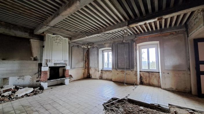 Image No.19-6 Bed House for sale