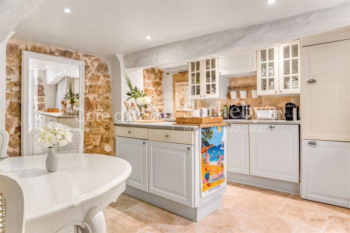 Image No.11-3 Bed Property for sale