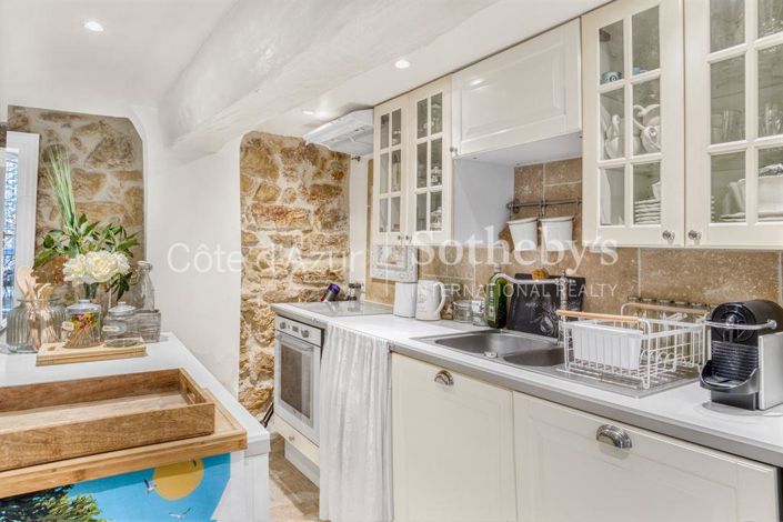 Image No.13-3 Bed Property for sale